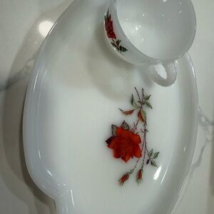 Elegant White and Red Rose Art Tray and Cup Set